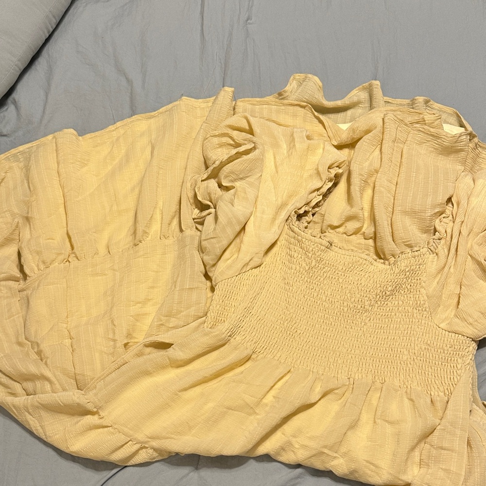 Elegant Yellow Maxi Dress - Picture 2 of 3